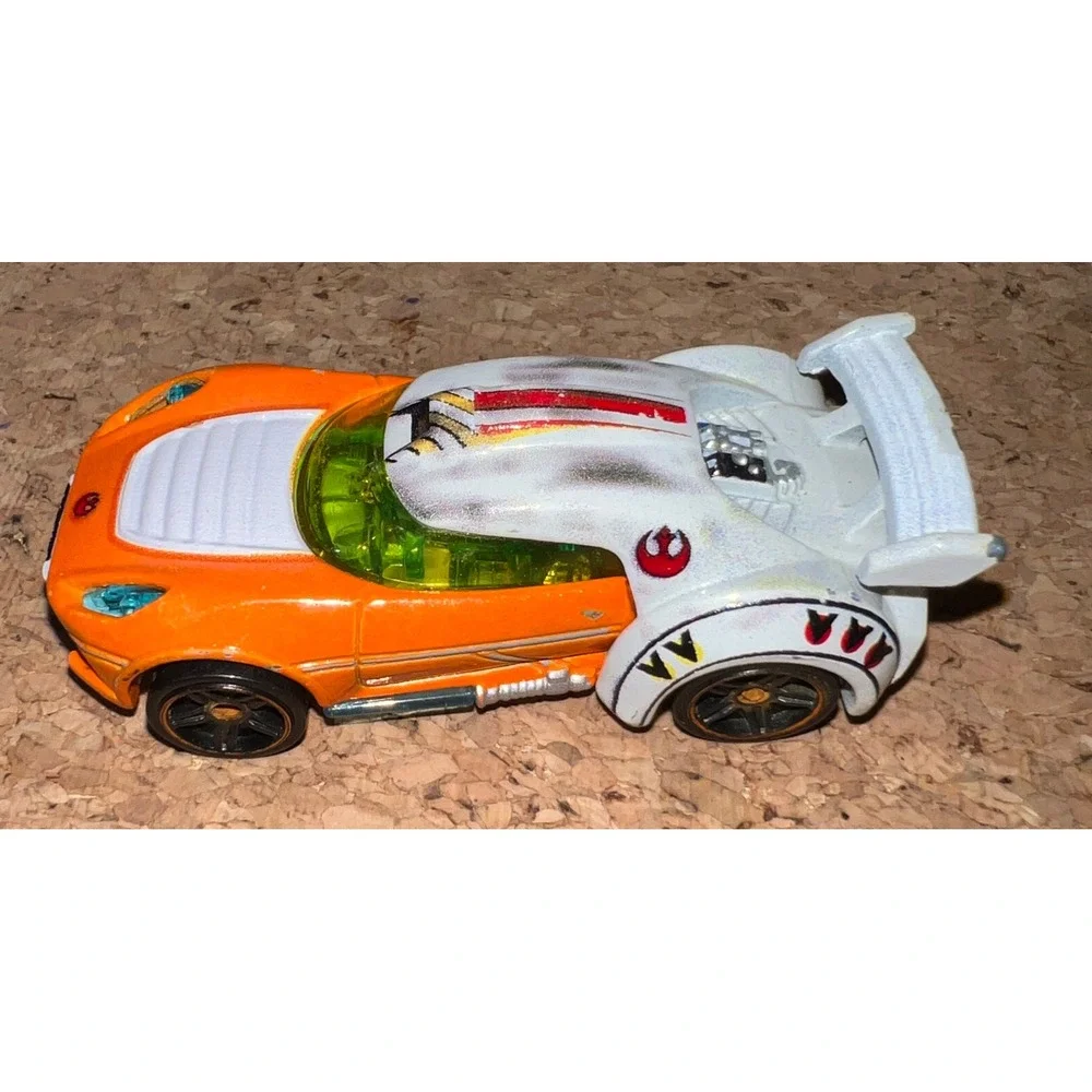 Hot Wheels race through